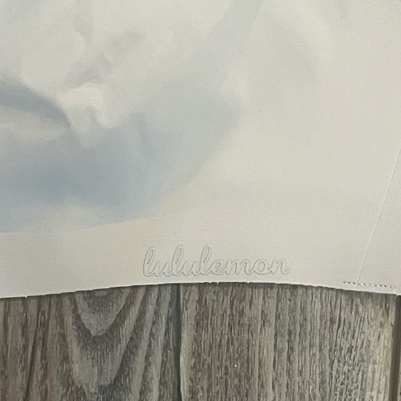 Lululemon Hold True Bra 32E Wireless Molded Cups Nude Cream Adjustable - Picture 6 of 6